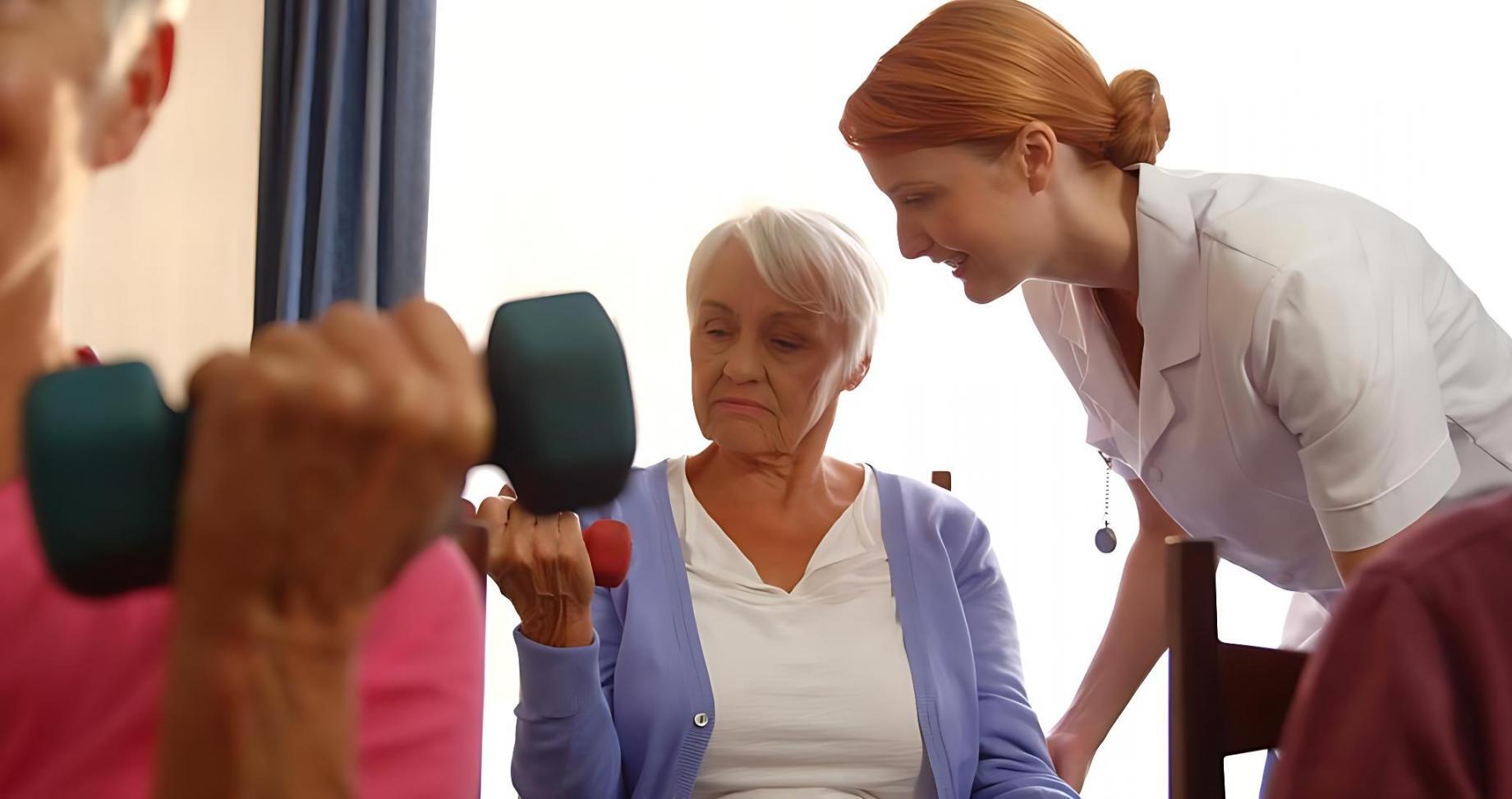 Uczestnicy szkolenia podczas interaktywnych warsztatów grupowych